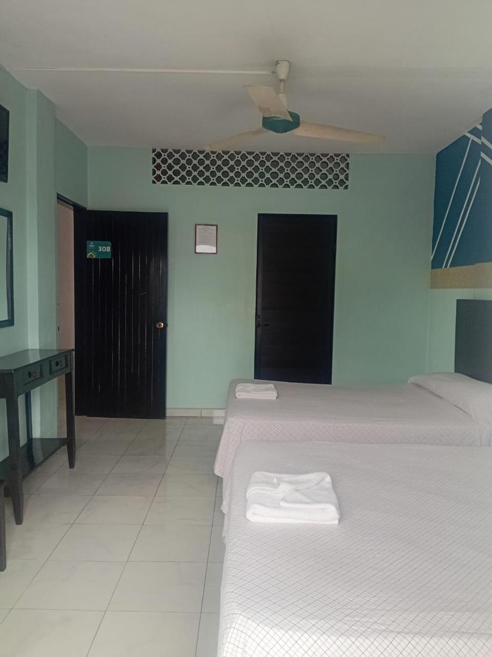 Hotel Acuario Catemaco Bagian luar foto